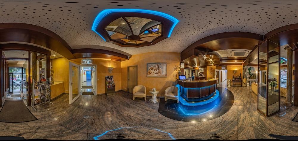 Astro - Nichtraucherhotel Hotel 4*